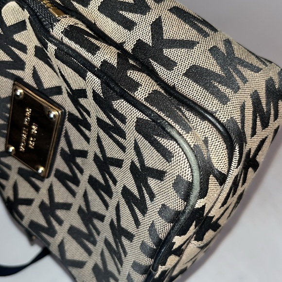 Michael Kors Flight bag establish 1981 Crossbody - Picture 4 of 7